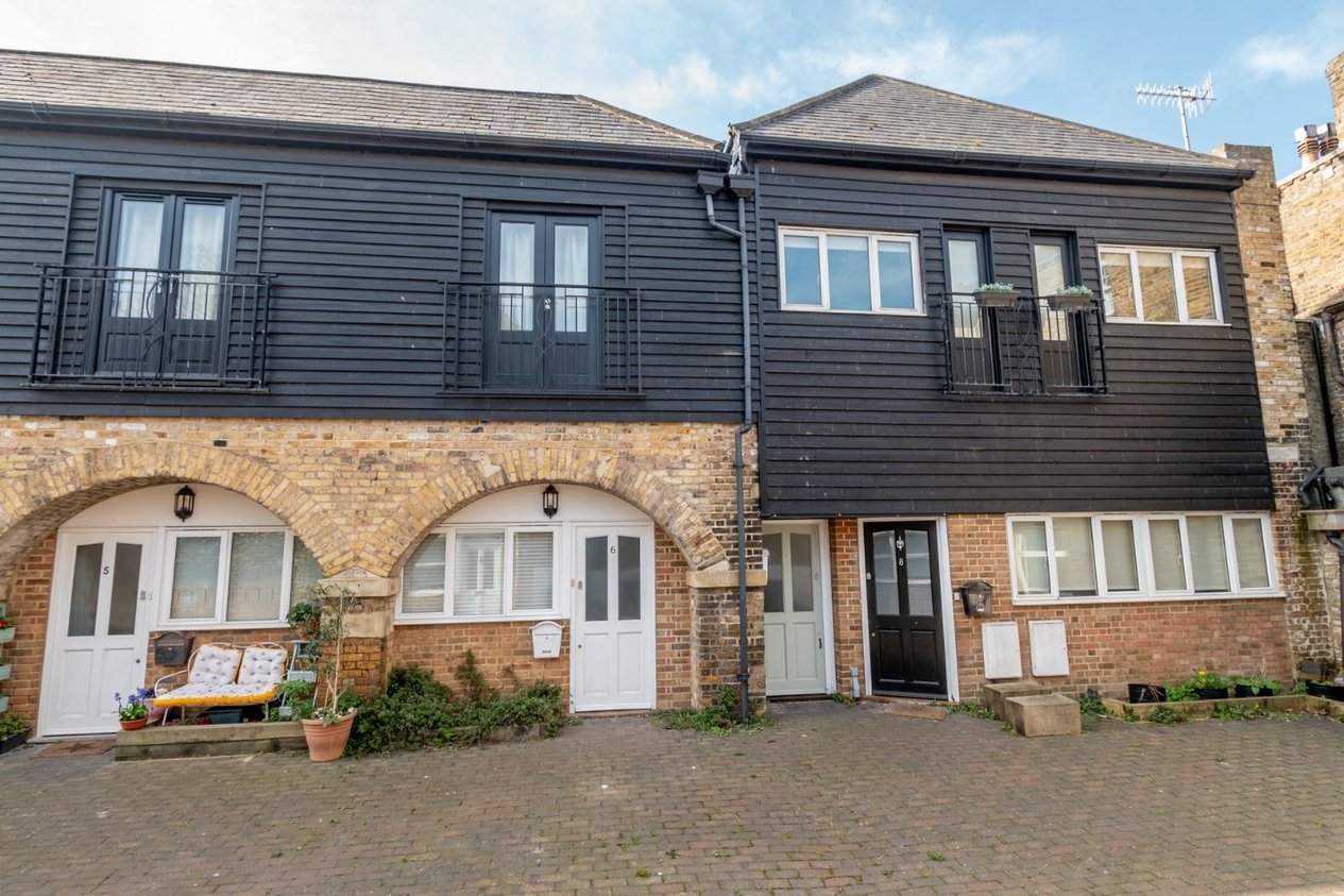 Properties For Sale in Reeves Yard Margate