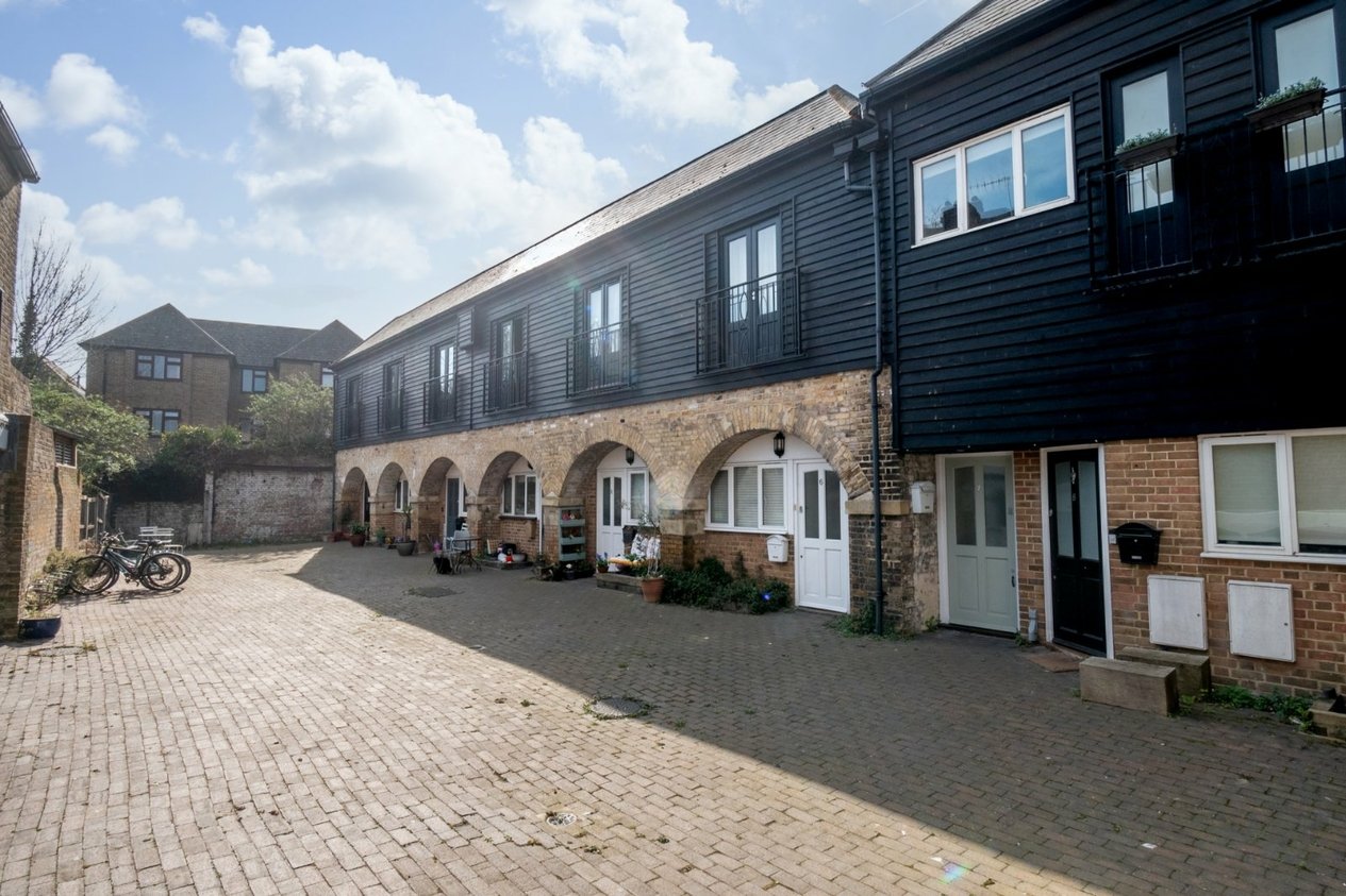 Properties For Sale in Reeves Yard Margate