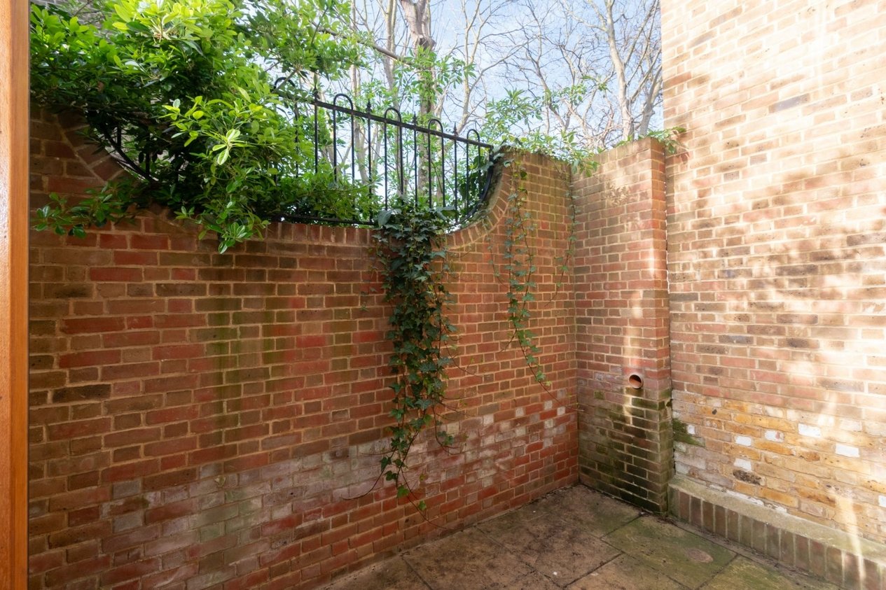 Properties For Sale in Reeves Yard Margate