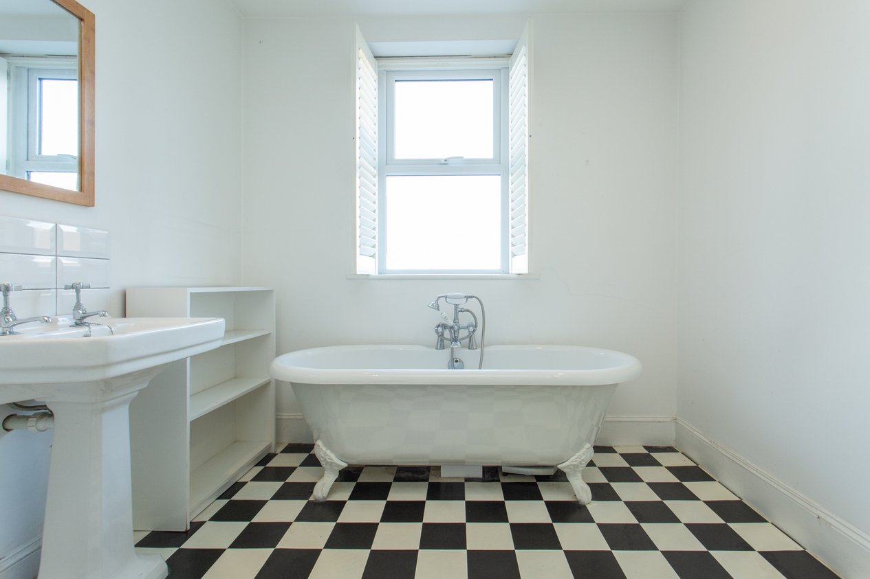 Properties Under Offer in Regent Street Whitstable