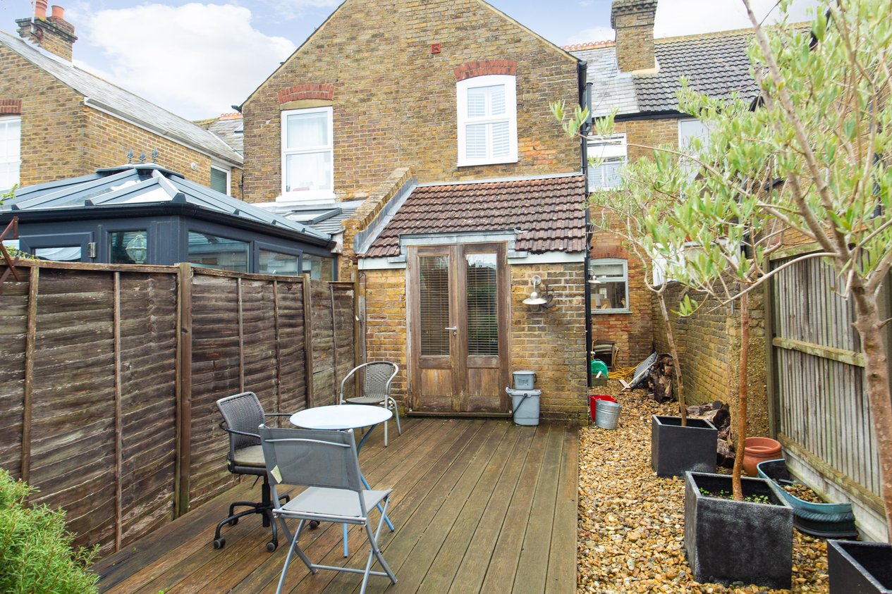 Properties Under Offer in Regent Street Whitstable