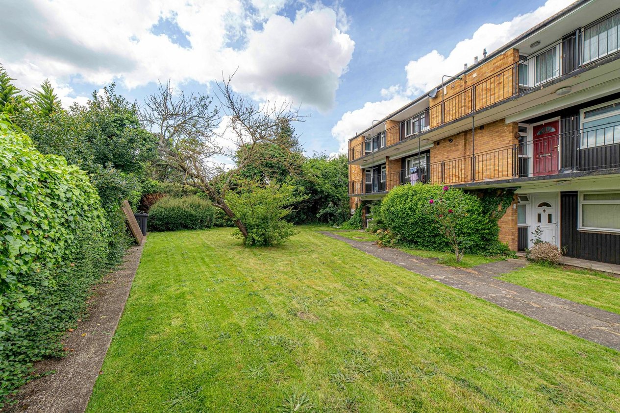 Properties Sold Subject To Contract in Rhodaus Close  Moat House Rhodaus Close