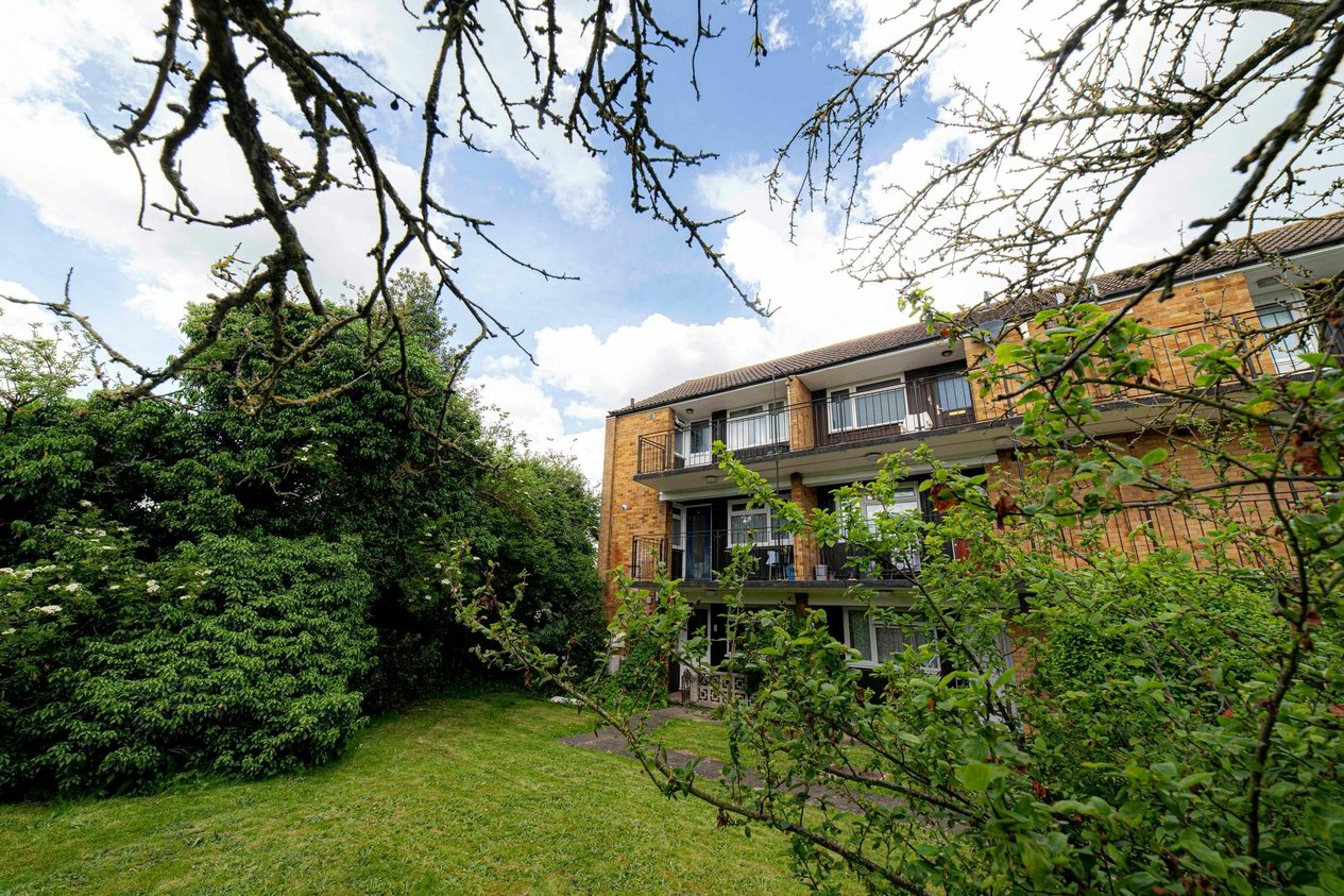 Properties Sold Subject To Contract in Rhodaus Close  Moat House Rhodaus Close