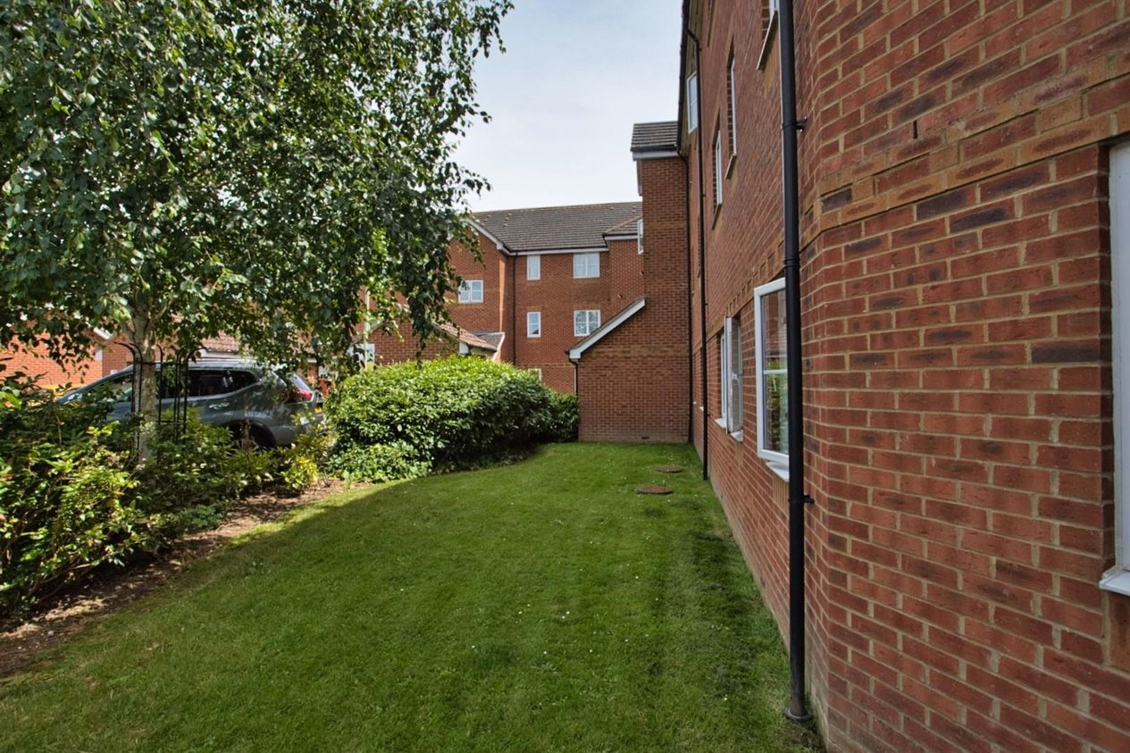 Properties Sold Subject To Contract in Richard Hillary Close  Ashford
