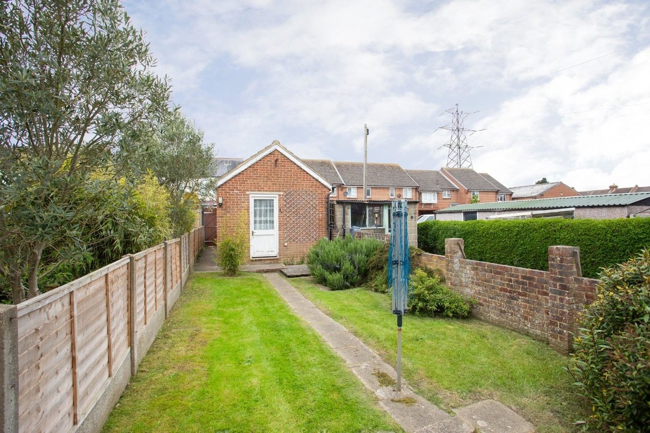 Properties Sold Subject To Contract in Risborough Lane 