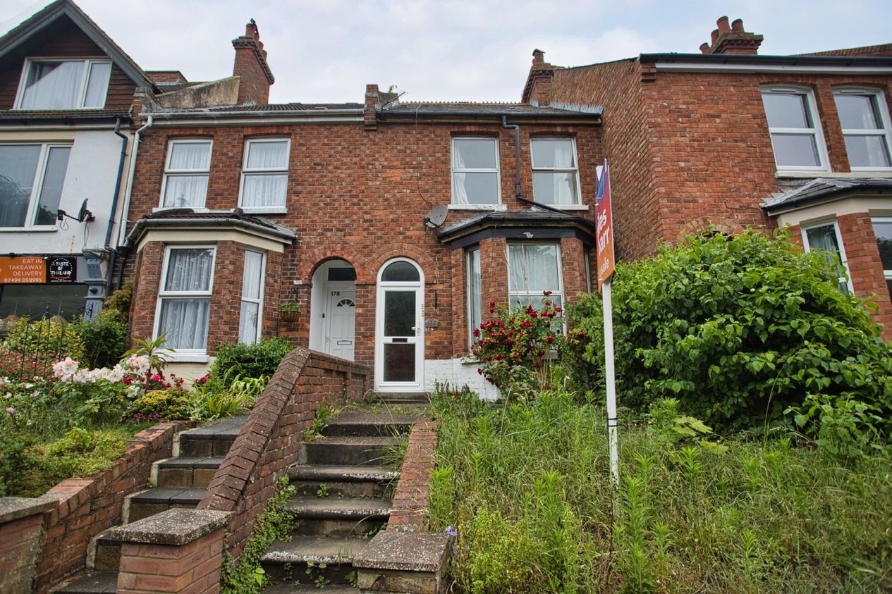 Properties For Sale in Risborough Lane 