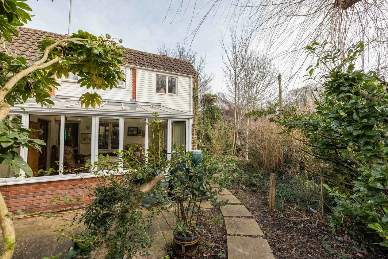Properties For Sale in Riverside Close  Bridge
