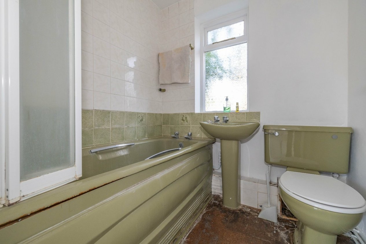 Properties For Sale in Riverside Close Canterbury