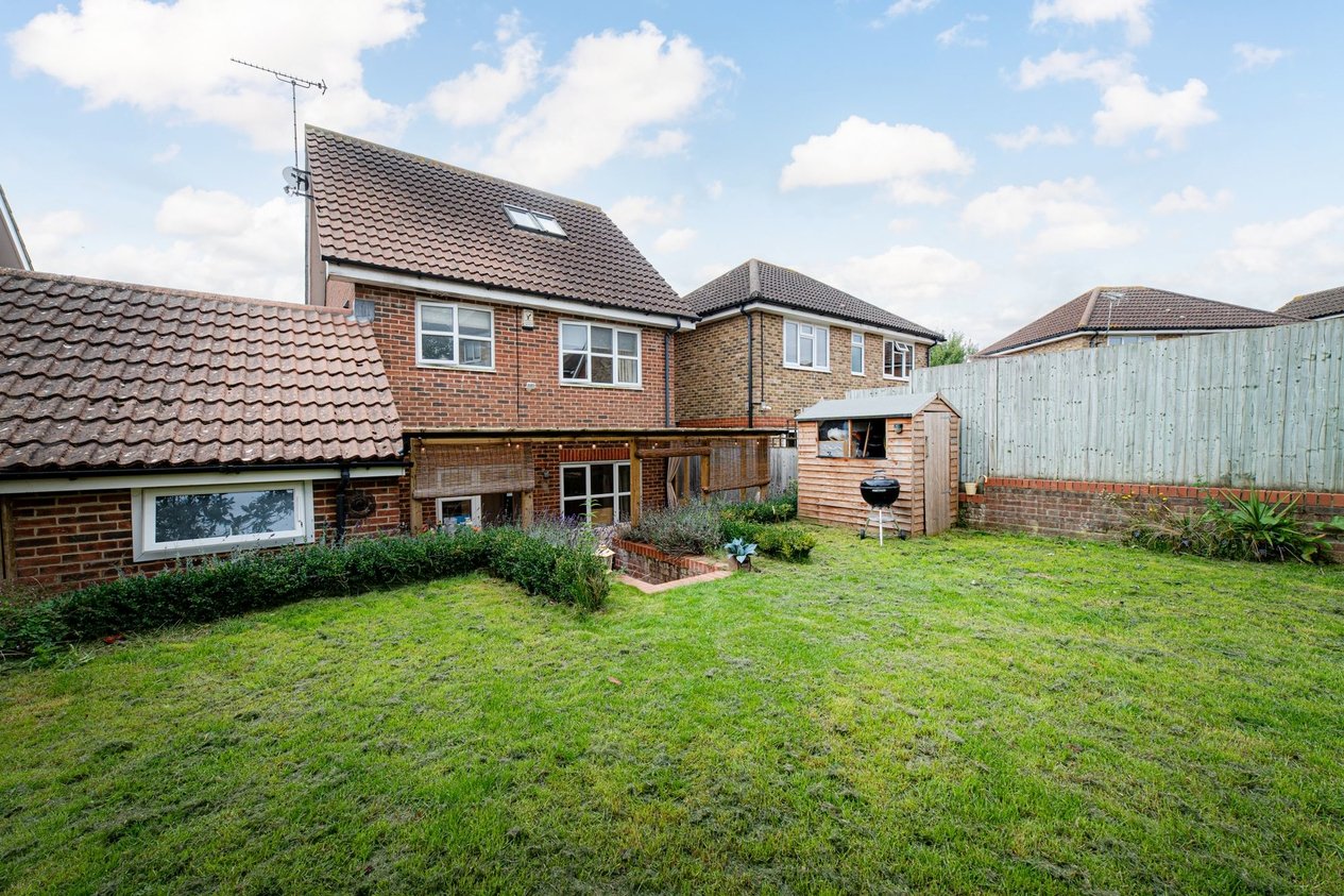 Properties Sold Subject To Contract in Rosewood Drive  Ashford