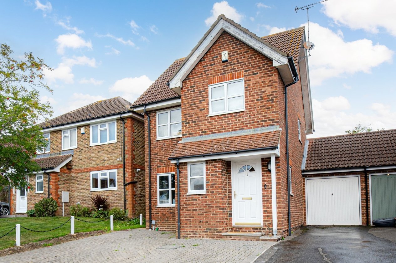 Properties Sold Subject To Contract in Rosewood Drive  Ashford