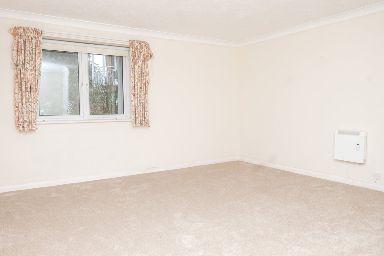 Properties Under Offer in Rowena Road Westgate-On-Sea