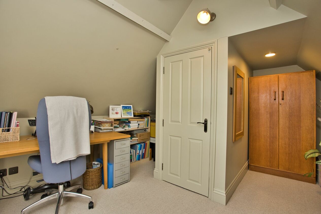 Properties Sold Subject To Contract in Roxburgh Road  Pilar Court