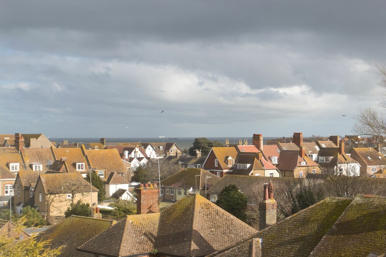 Properties Sold Subject To Contract in Roxburgh Road  Pilar Court