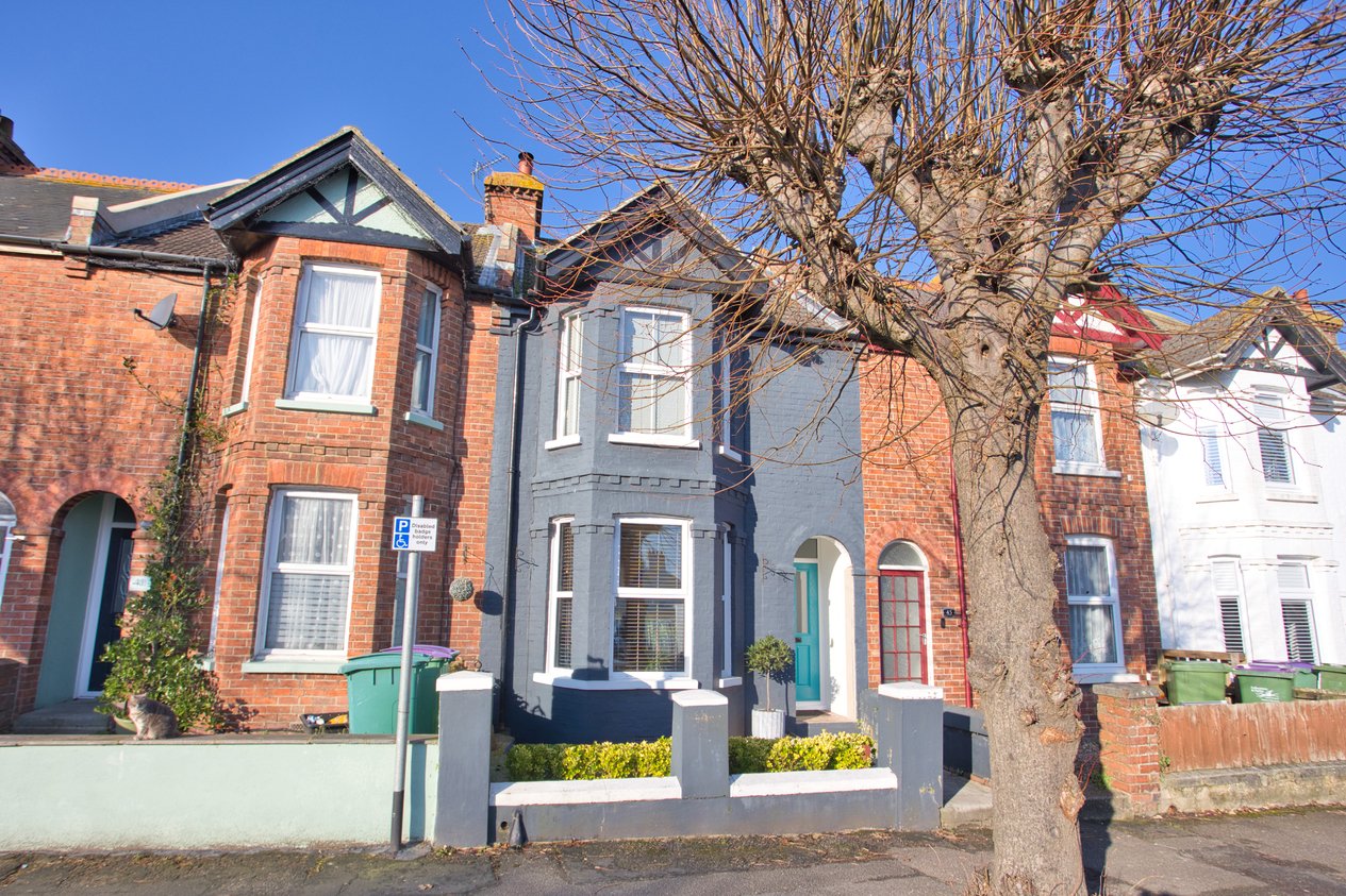 Properties Under Offer in Royal Military Avenue Folkestone