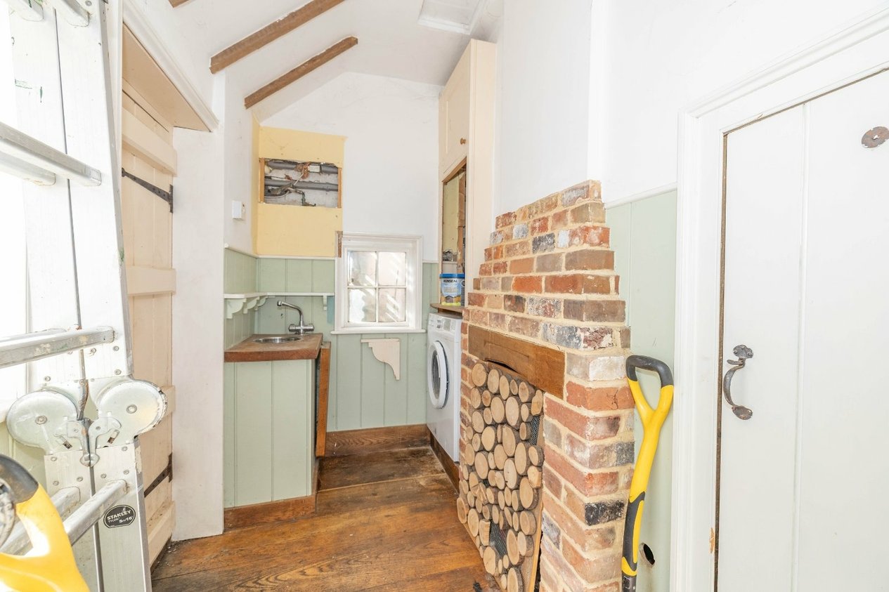 Properties For Sale in Ruckinge Road Bilsington