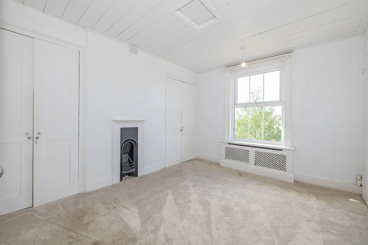 Properties For Sale in Ruckinge Road Bilsington