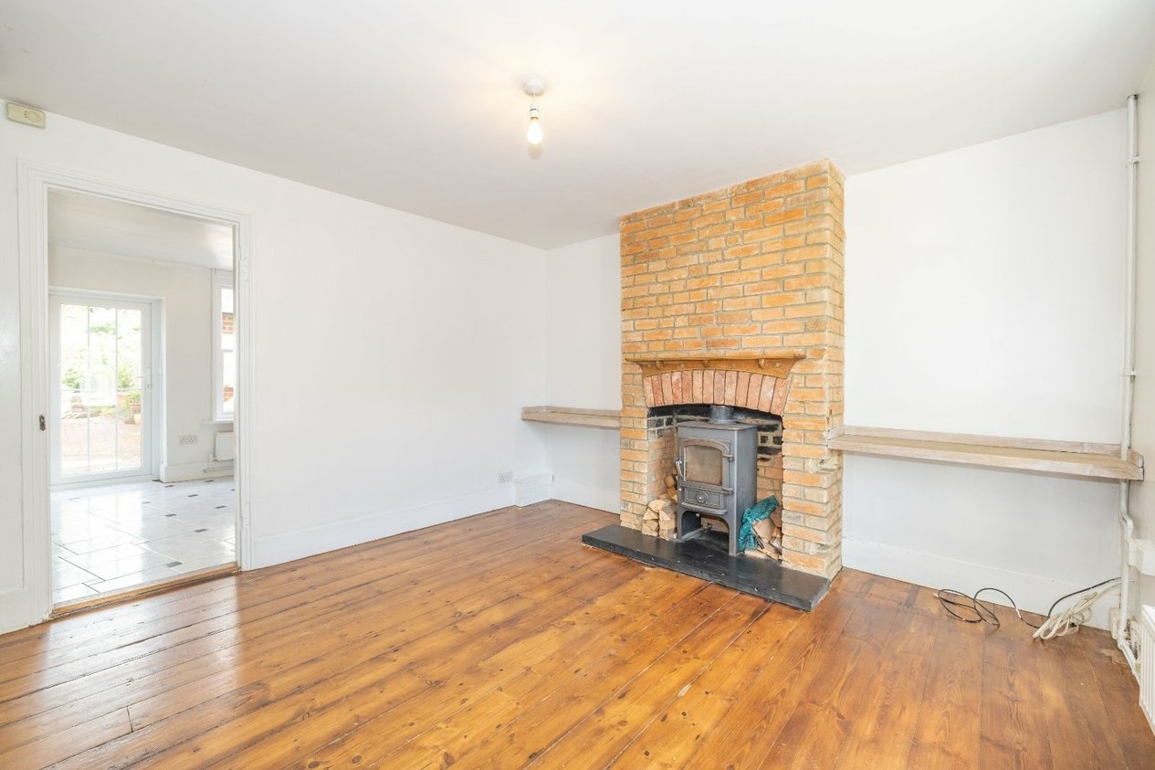 Properties For Sale in Ruckinge Road Bilsington