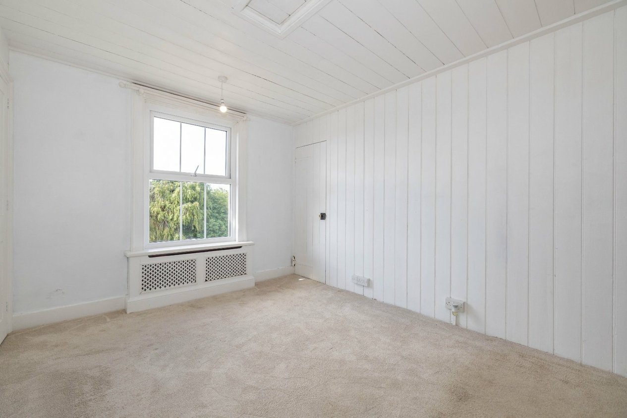 Properties For Sale in Ruckinge Road Bilsington