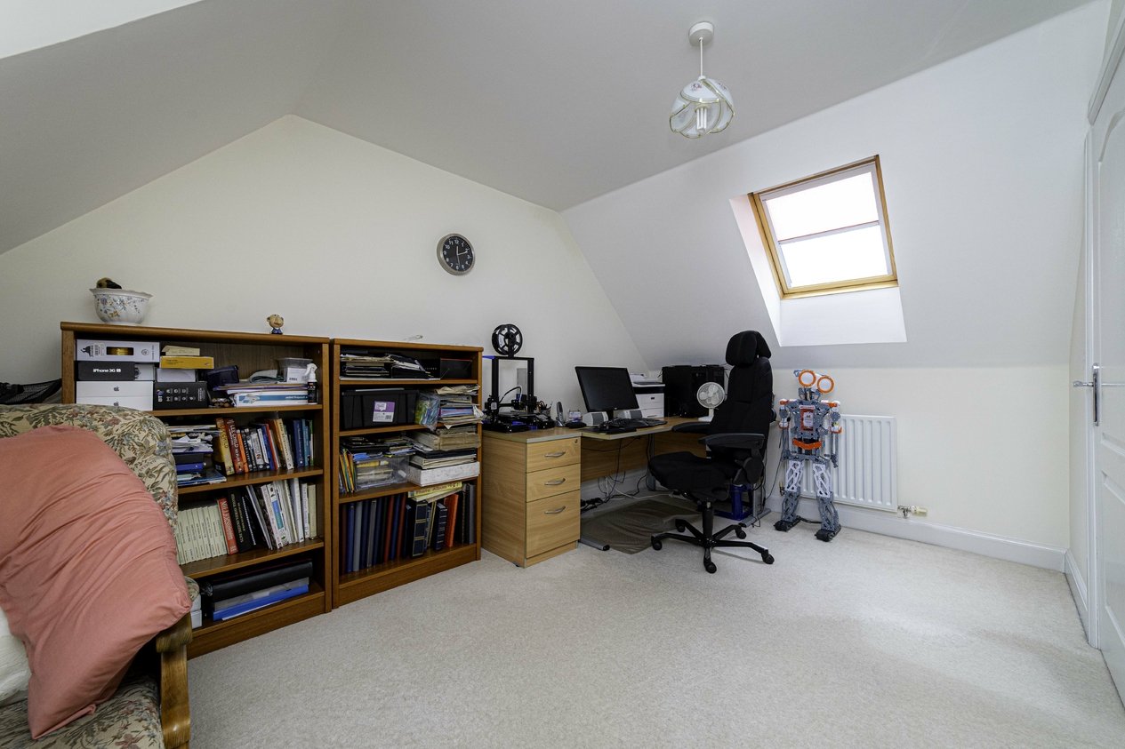 Properties For Sale in Running Foxes Lane Ashford