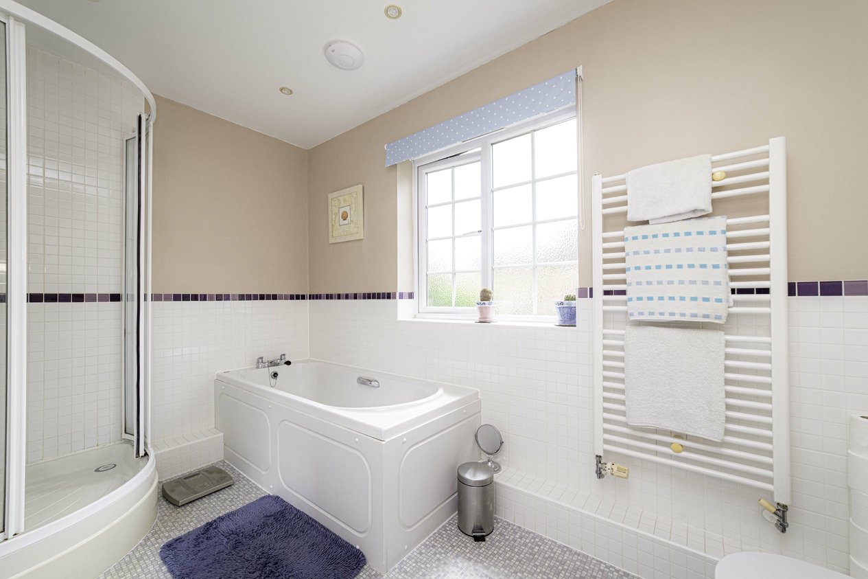 Properties For Sale in Running Foxes Lane Ashford