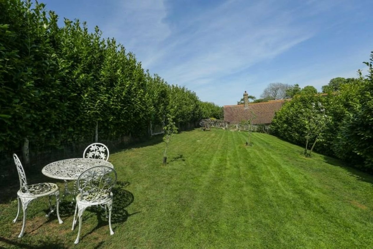 Properties Under Offer in Rushett Lane Norton