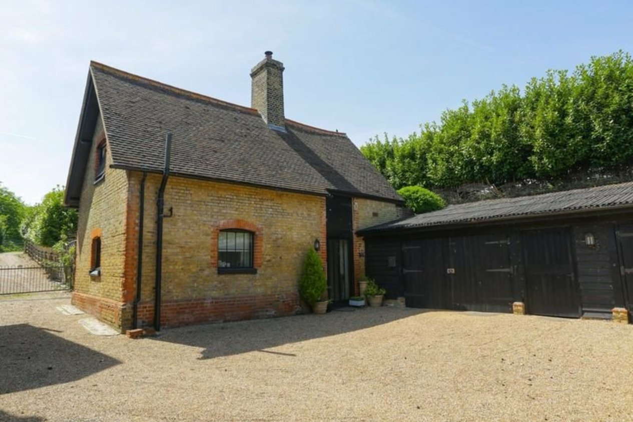 Properties Under Offer in Rushett Lane Norton