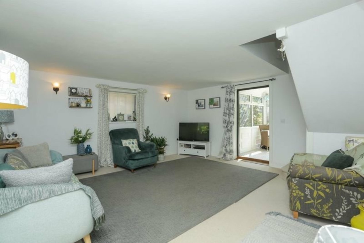 Properties Under Offer in Rushett Lane Norton