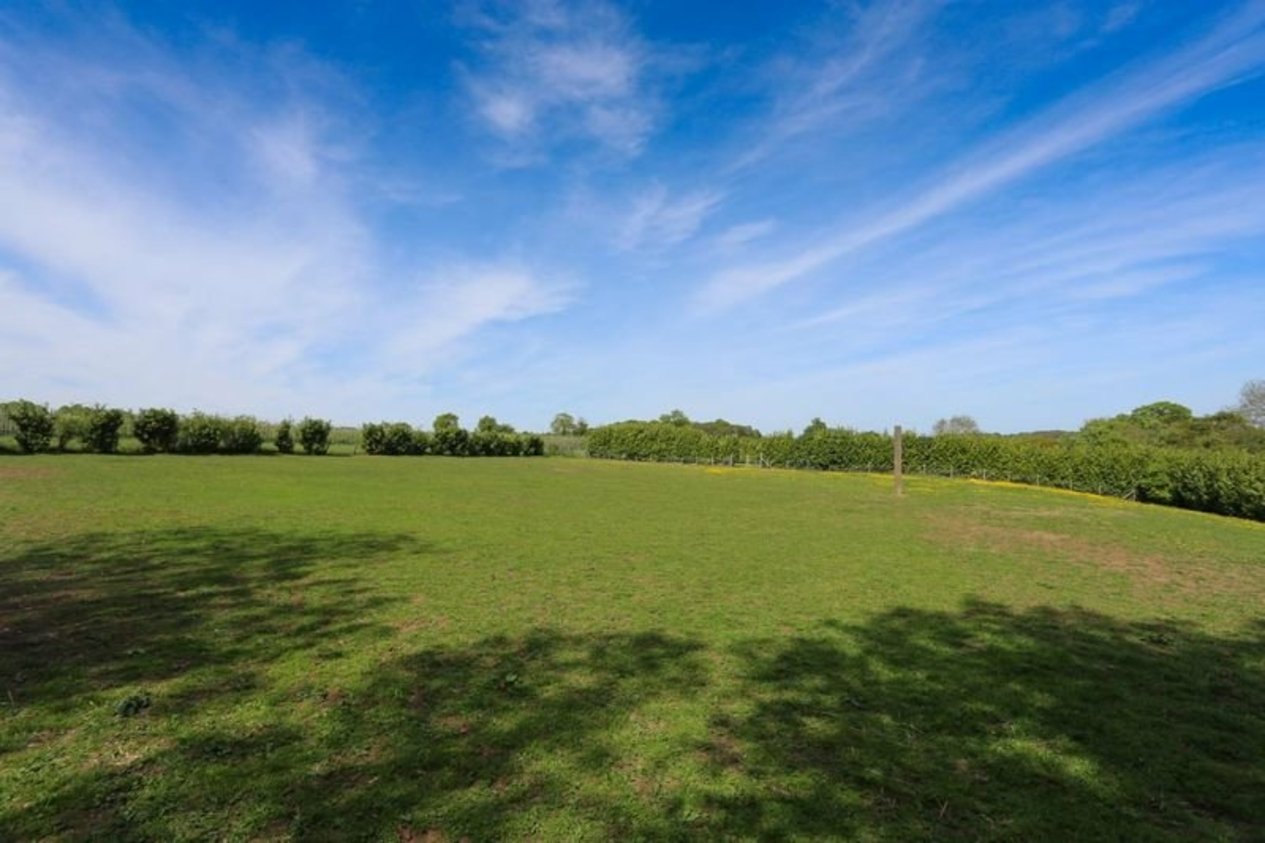 Properties Under Offer in Rushett Lane Norton