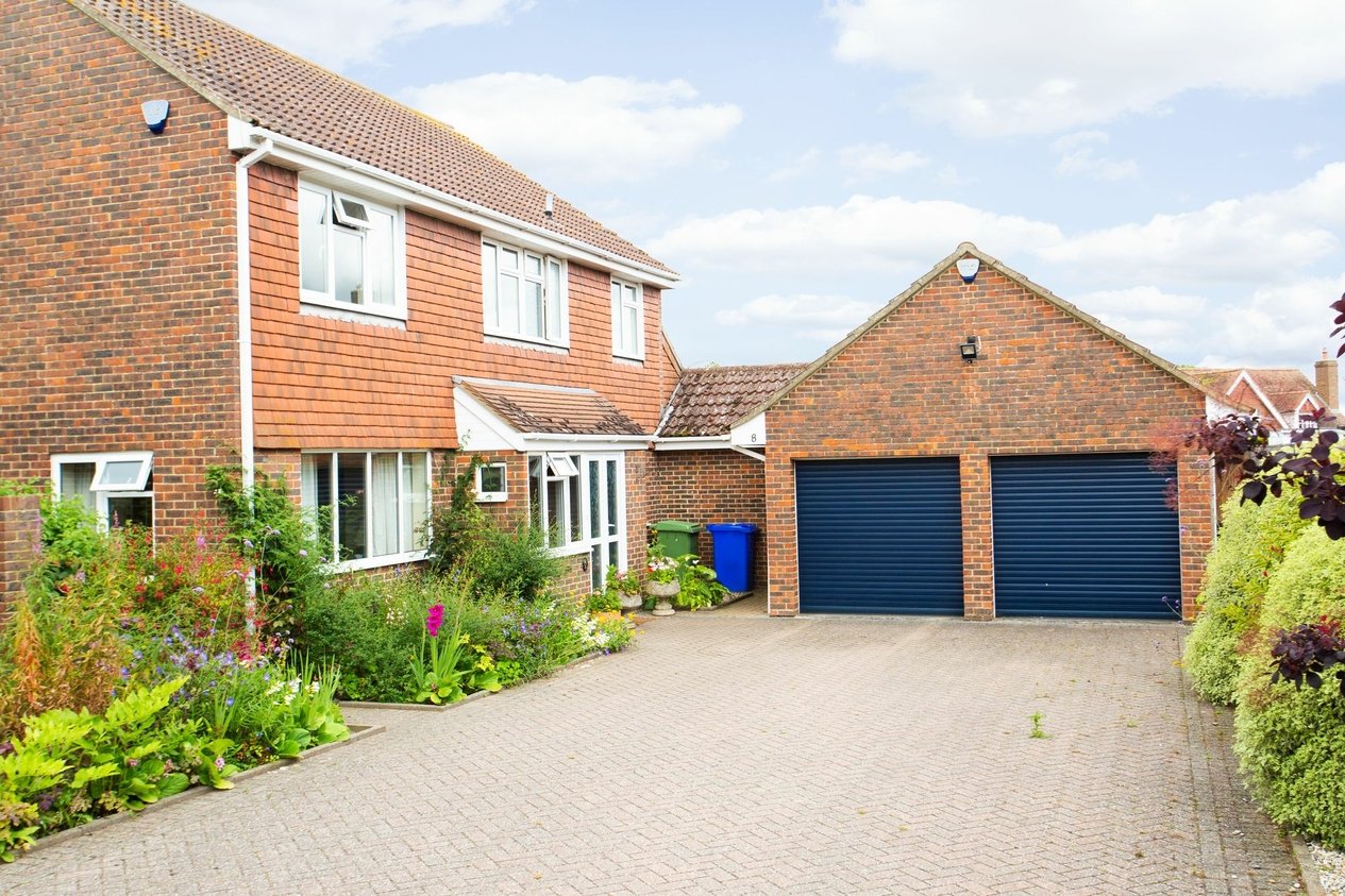 Properties Sold Subject To Contract in Russet Avenue  Faversham