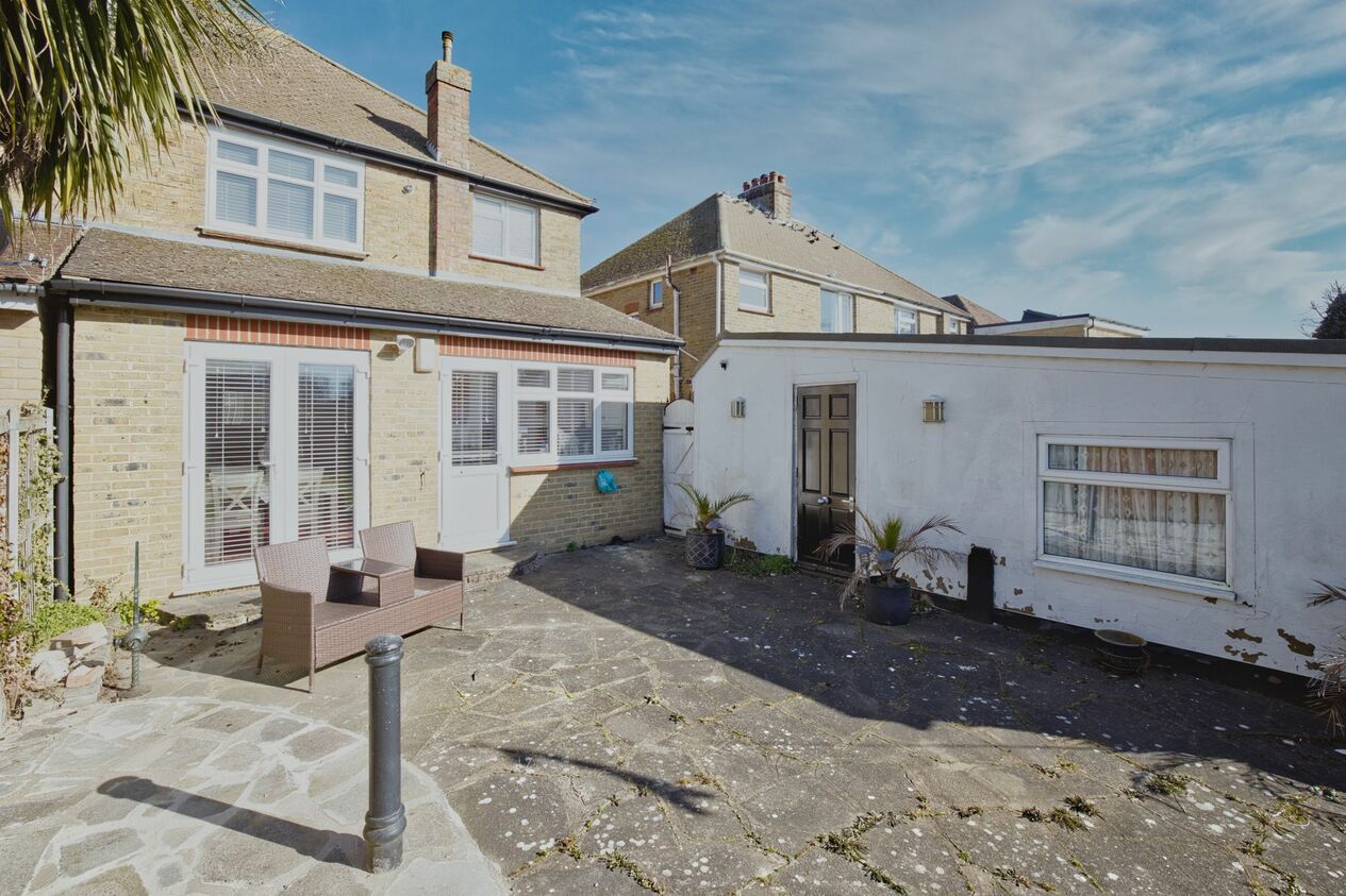 Properties For Sale in Salisbury Avenue  Broadstairs