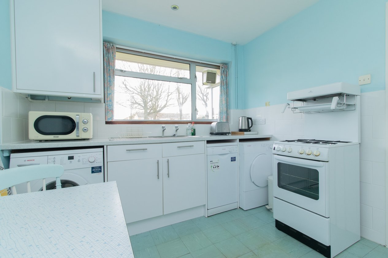 Properties Under Offer in Saltwood Gardens Cliftonville
