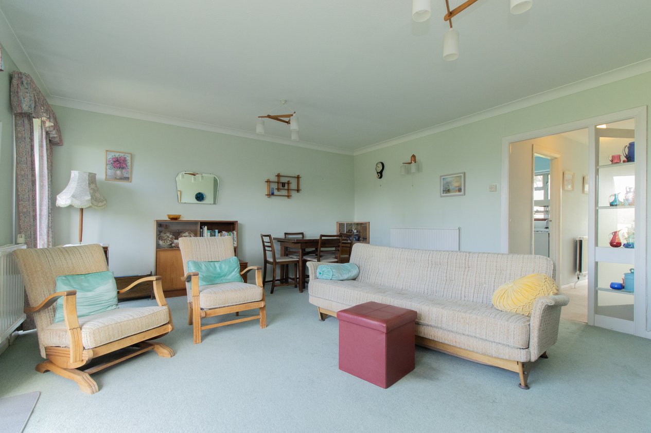 Properties Under Offer in Saltwood Gardens Cliftonville