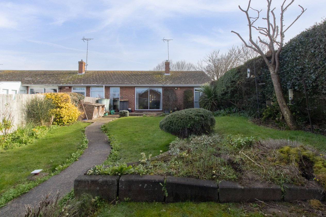 Properties Under Offer in Saltwood Gardens Cliftonville