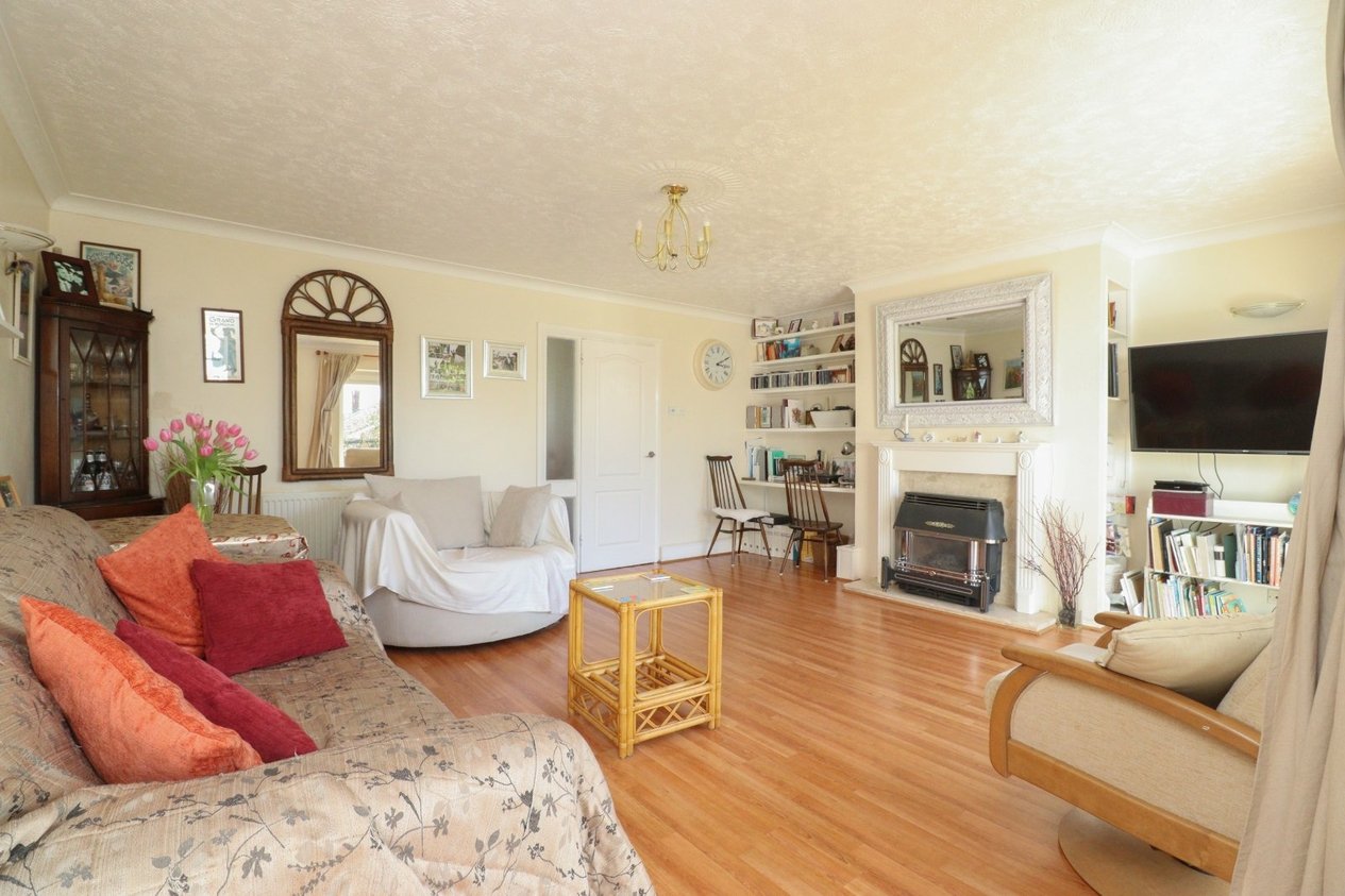 Properties Under Offer in Saltwood Gardens Margate