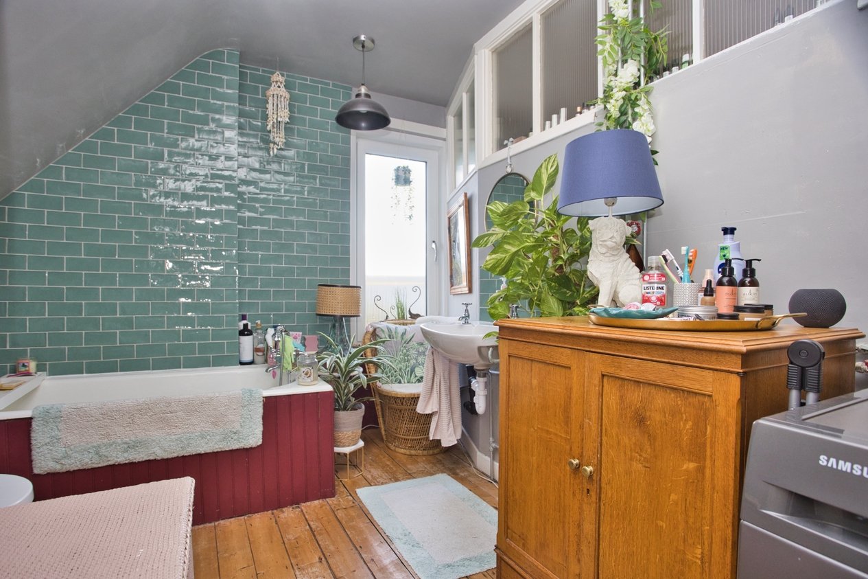 Properties For Sale in Sandgate Road Folkestone