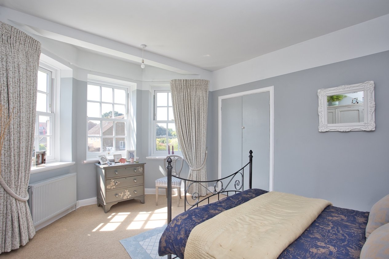 Properties For Sale in Sandgate Road Folkestone