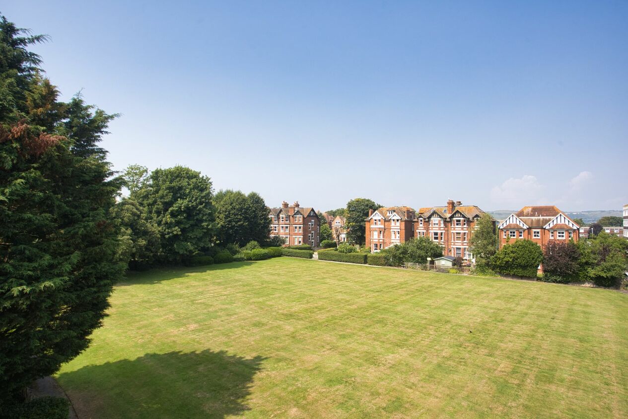 Properties Sold Subject To Contract in Sandgate Road  Garden House Court