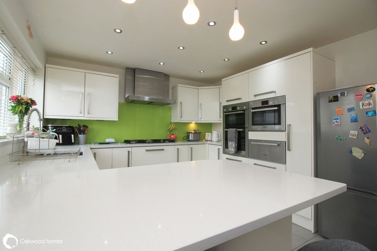 Properties Under Offer in Sandhurst Road 