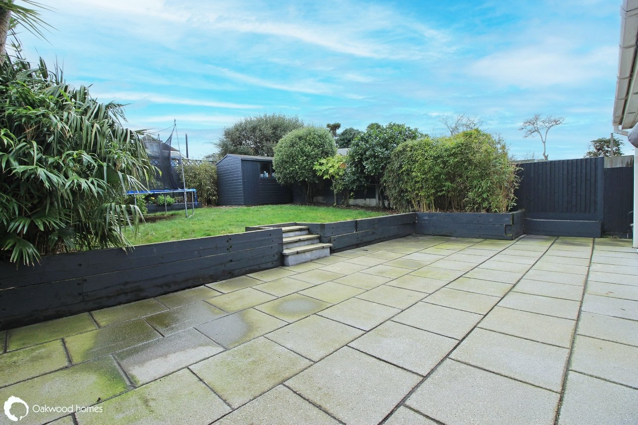 Properties Under Offer in Sandhurst Road 
