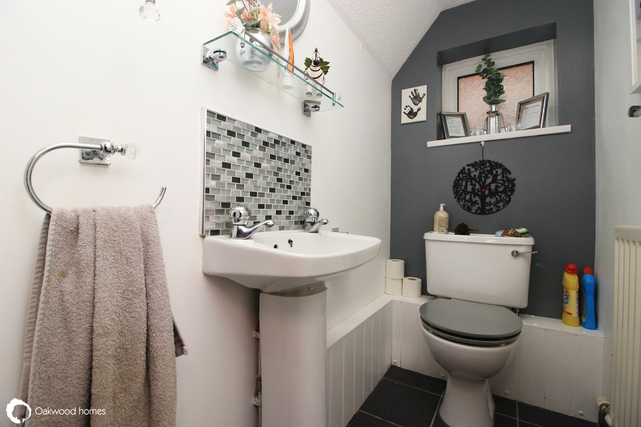 Properties Under Offer in Sandhurst Road 