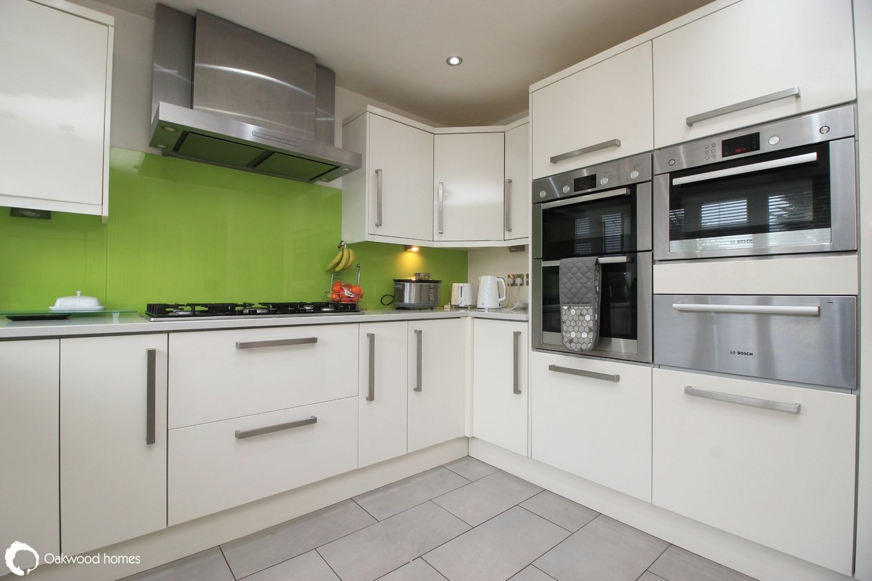 Properties Under Offer in Sandhurst Road 
