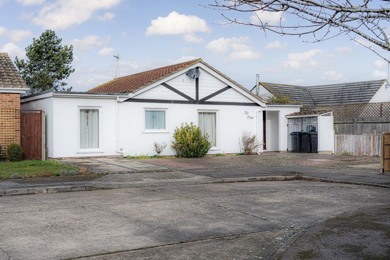 Properties Sold Subject To Contract in Savernake Drive 