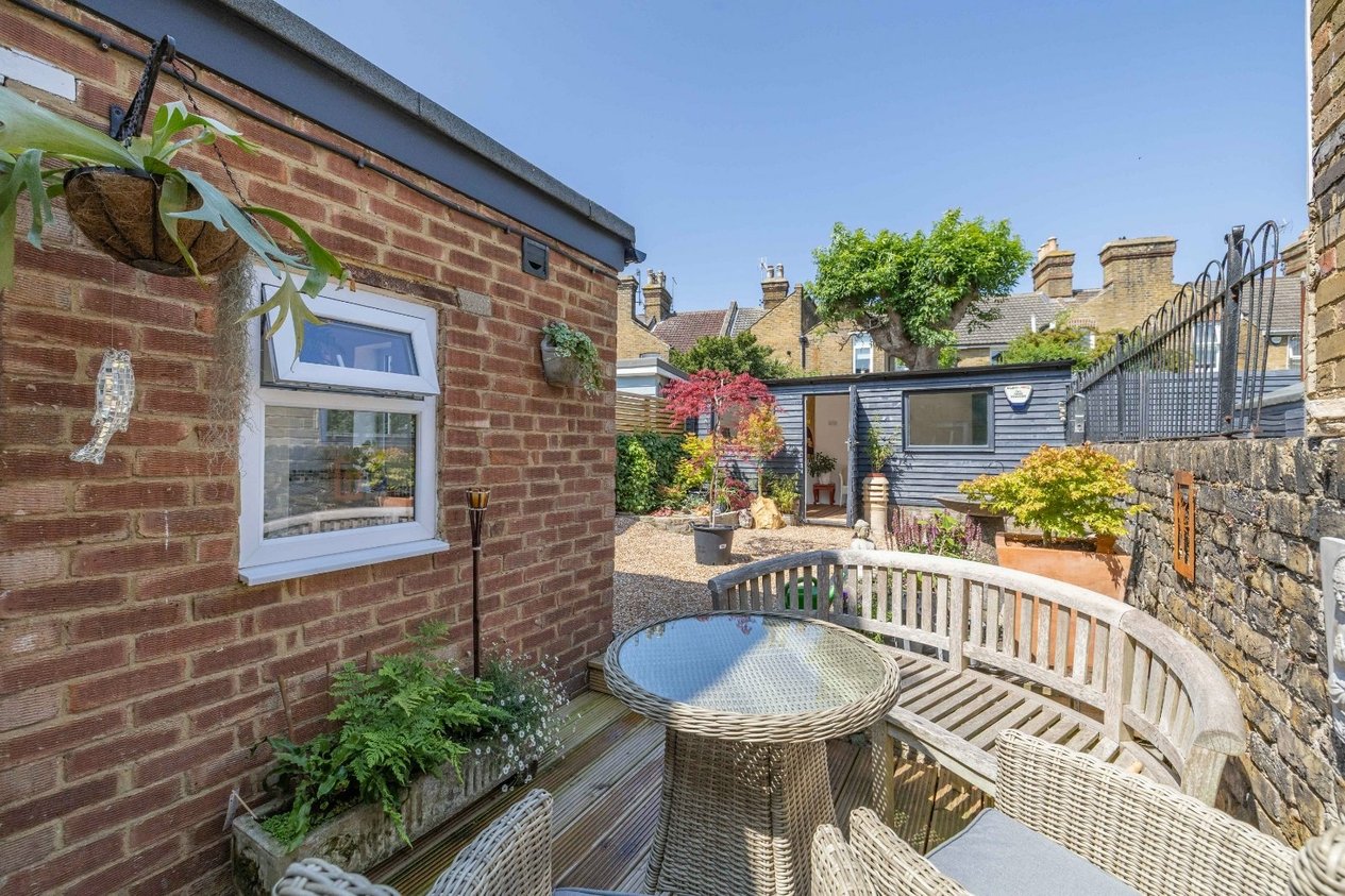 Properties Under Offer in Saxon Road Faversham