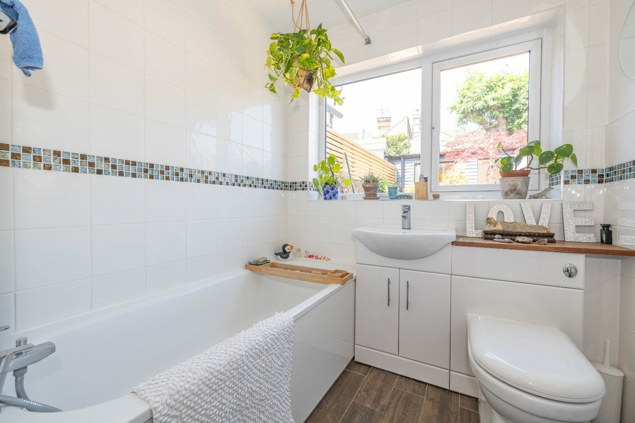 Properties Under Offer in Saxon Road Faversham