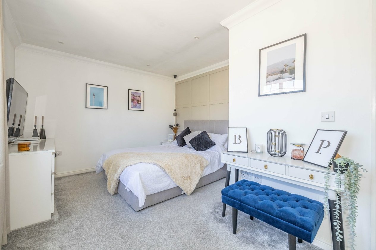 Properties For Sale in Scott Avenue Canterbury