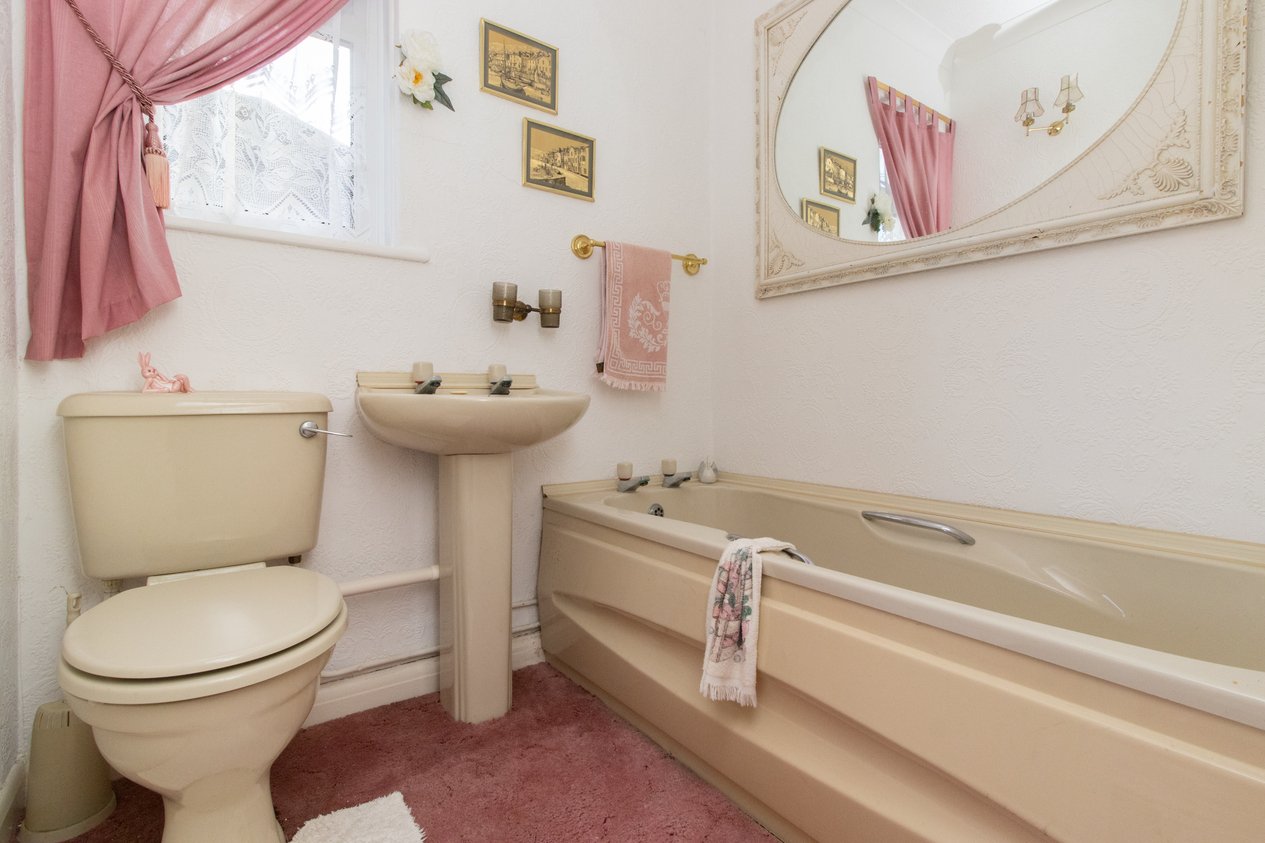 Properties Under Offer in Sea Road Westgate-On-Sea