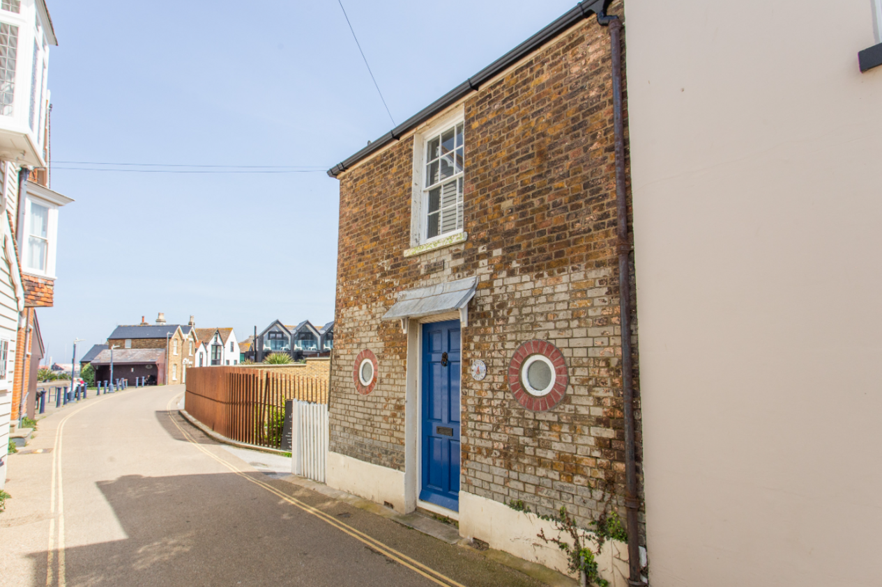 Properties Under Offer in Sea Wall Whitstable