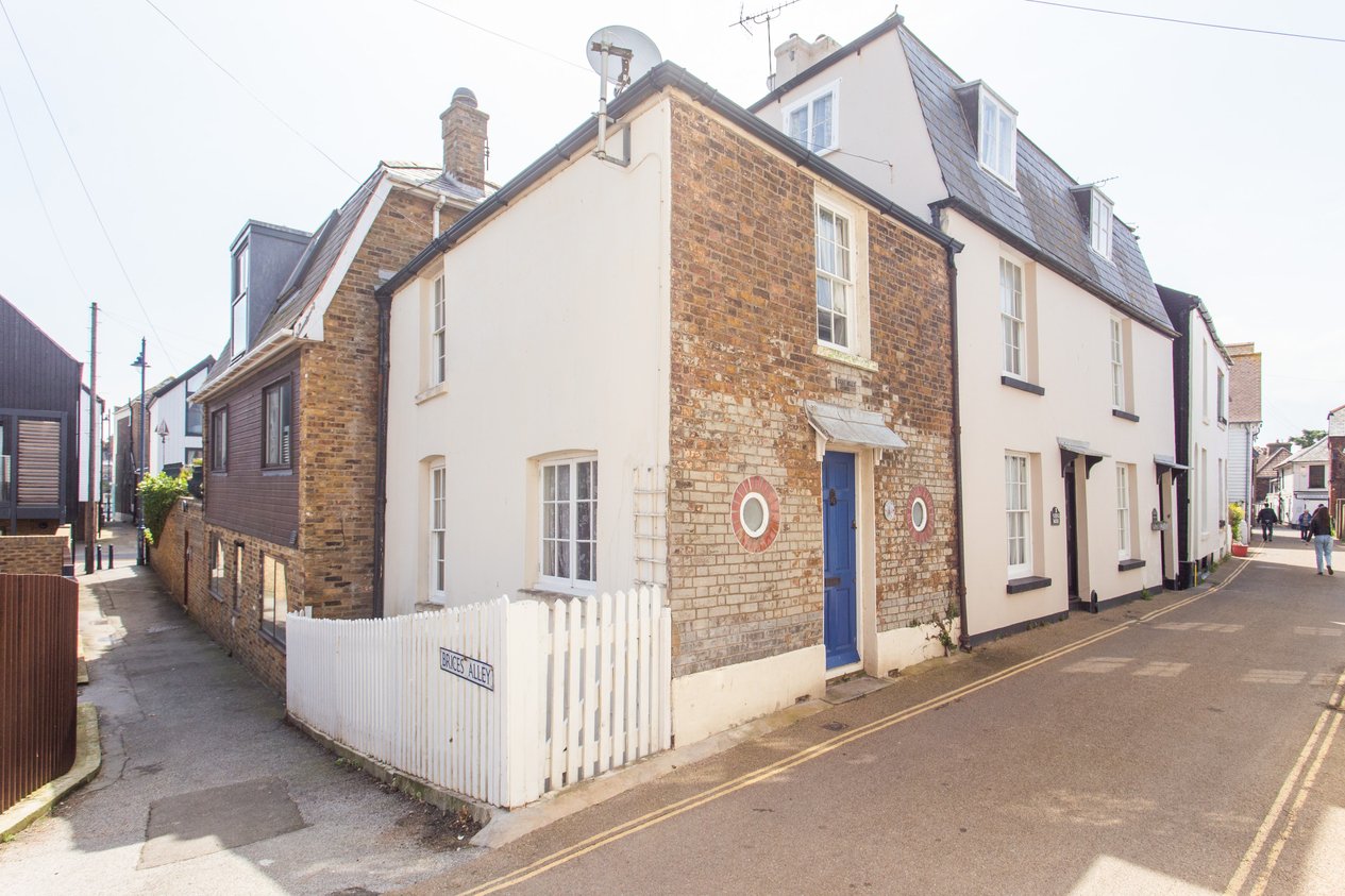 Properties Under Offer in Sea Wall Whitstable