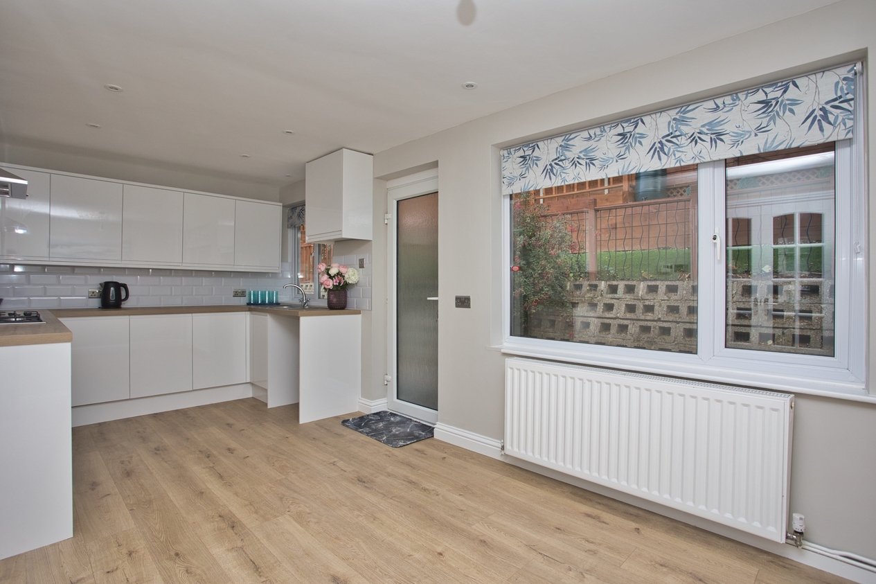 Properties Under Offer in Seabrook Vale Hythe