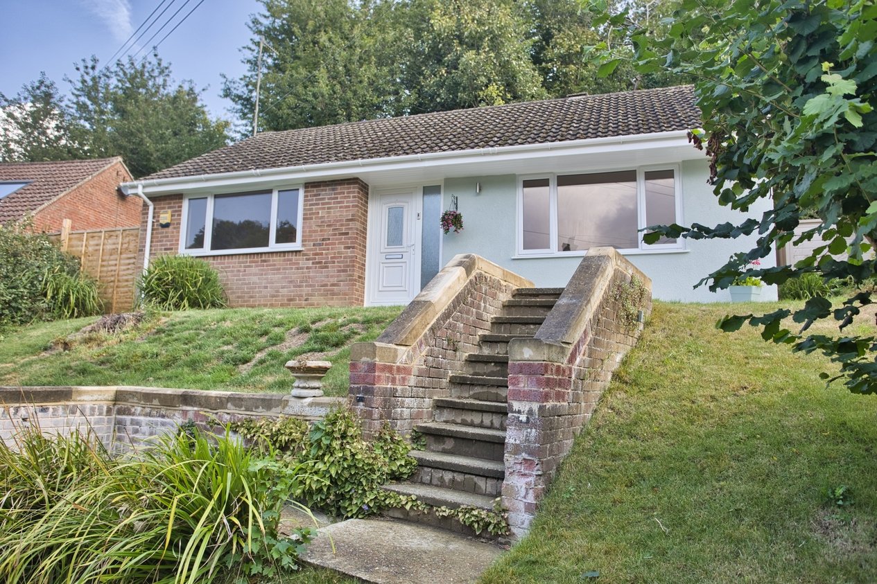 Properties Under Offer in Seabrook Vale Hythe